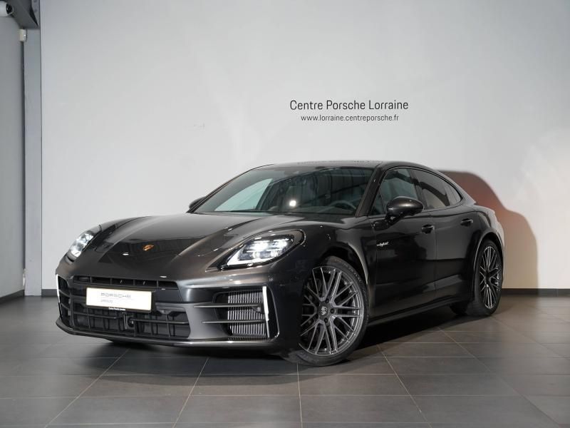 Porsche Panamera Gris Volcano métallisé neuf