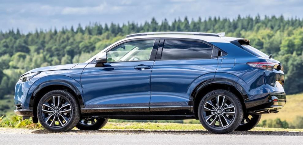 Génère un titre accrocheur et un texte descriptif de 300 caractères maximum pour la marque Ford, optimisé référencement SEO