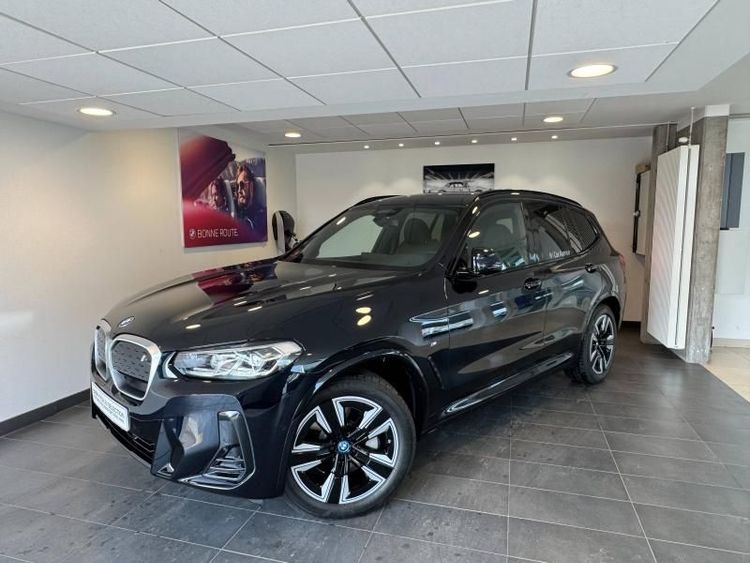 BMW iX3 Carbonschwarz métallisé neuf