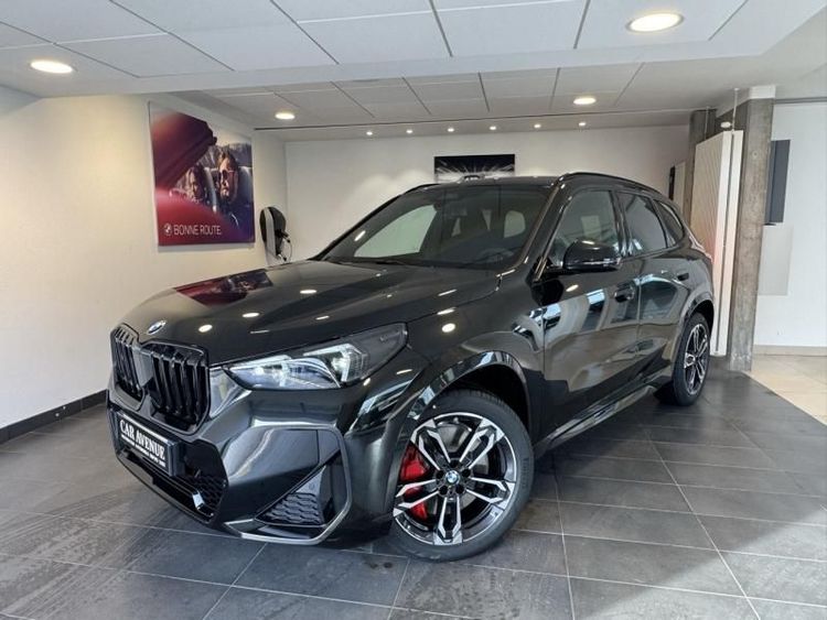 BMW X1 Saphirschwarz métal neuf